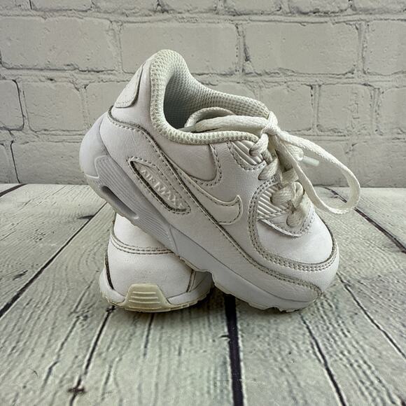 Nike Air Max 90 Leather Triple White 833416-100 Infant Size‎ 6C - Picture 1 of 11